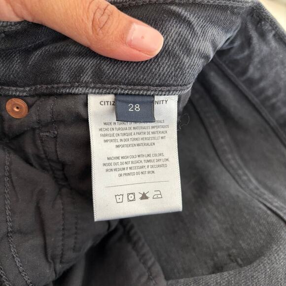 Citizens of Humanity Jolene Straight Jean Size 28 Distressed High Rise Dark Wash - Picture 14 of 15